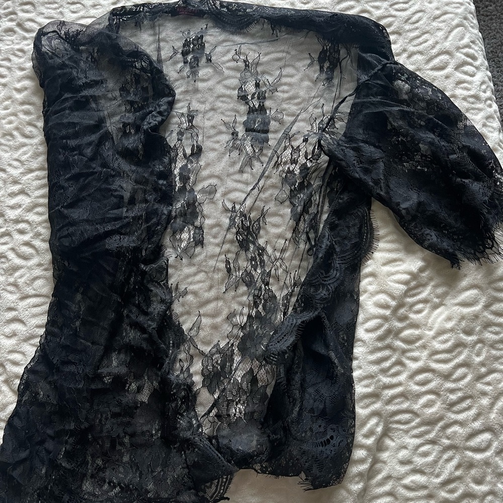 Lace robe with tag